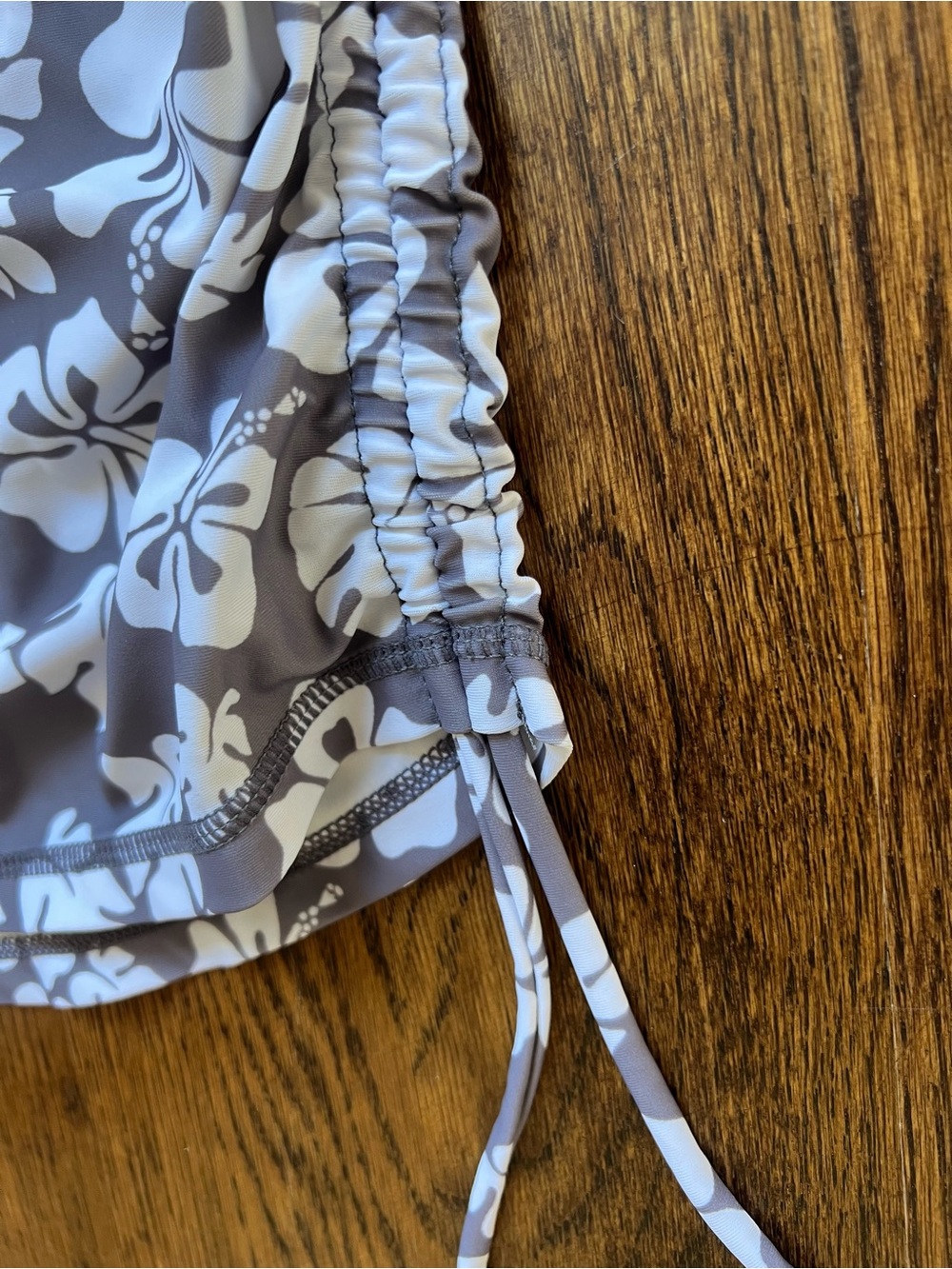 Oceanlily Maternity Ruched Rashguard - Picture 5 of 6